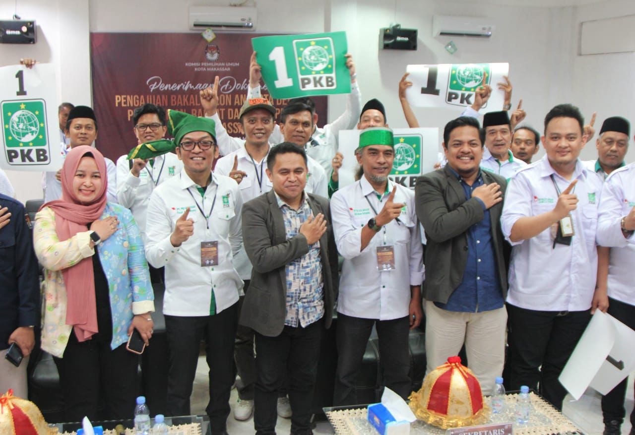 Dewan Pimpinan Cabang (DPC) Partai Kebangkitan Bangsa (PKB) Kota Makassar, resmi menyerahkan berkas bakal calon legislatif (Bacaleg) ke KPU Makassar, Sabtu (13/5/2023).
