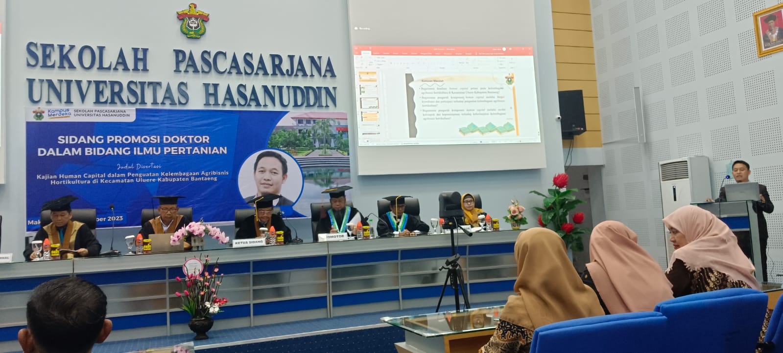 Wakil Dekan II Fakultas Pertanian Universitas (Unismuh) Muhammadiyah Makassar Akbar berhasil mempertahankan Disertasi dalam sidang promosi doktor, Kamis (28/12/2023).