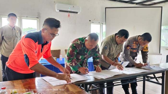 KPU Maros bersama TNI Polri hingga Badan Penanggulangan Bencana Daerah (BPBD) Kabupaten Maros jalin kerjasama di Pilkada 2024, guna mengantisipasi bencana.