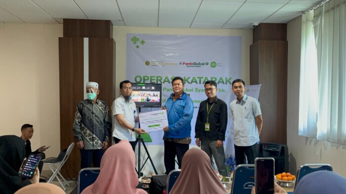 Operasi Katarak Gratis sukses digelar di RS PKU Muhammadiyah Unismuh Makassar, hasil kerja sama antara Inisiatif Zakat Indonesia (IZI) Sulawesi Selatan dan Panin Dubai Syariah Bank (PDSB), Selasa (3/12/2024).