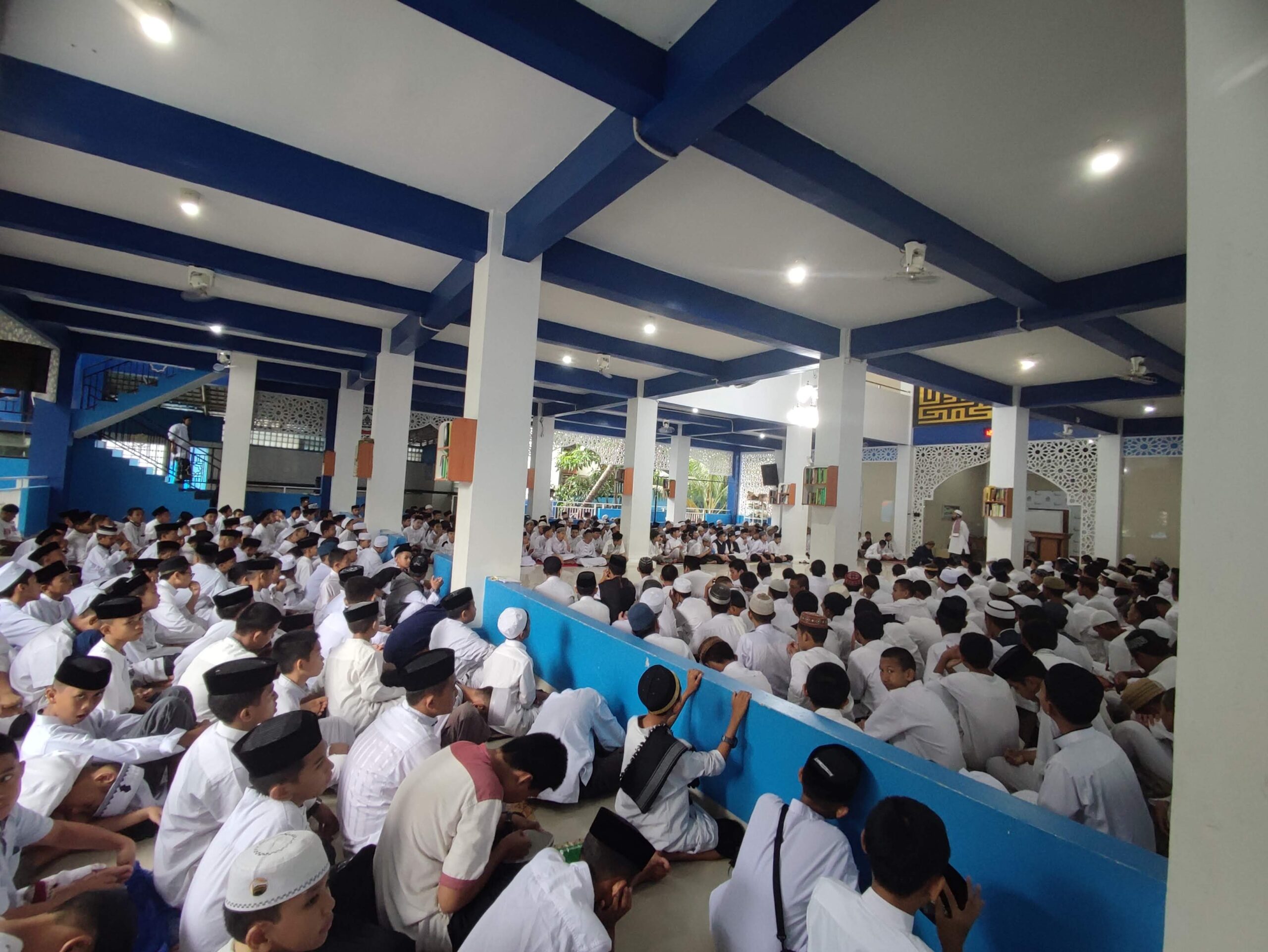 Suasana kegiatan pengajian salah satu pondok di Makassar, Pesantren sebagai lembaga pendidikan Islam tertua di Indonesia memiliki peran yang sangat strategis dalam menyebarkan nilai-nilai dakwah Islam.