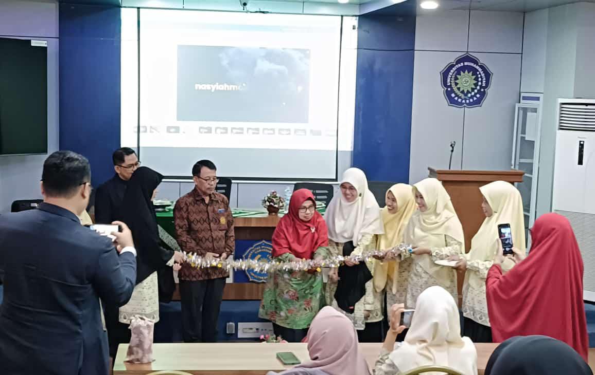 Pimpinan Daerah (PD) Nasyiatul Aisyiyah (NA) Kota Makassar melaksanakan kegiatan pembukaan Pelatihan Paralegal di Mini Hall FEB Lt.8 Menara Iqra Unismuh Makassar.