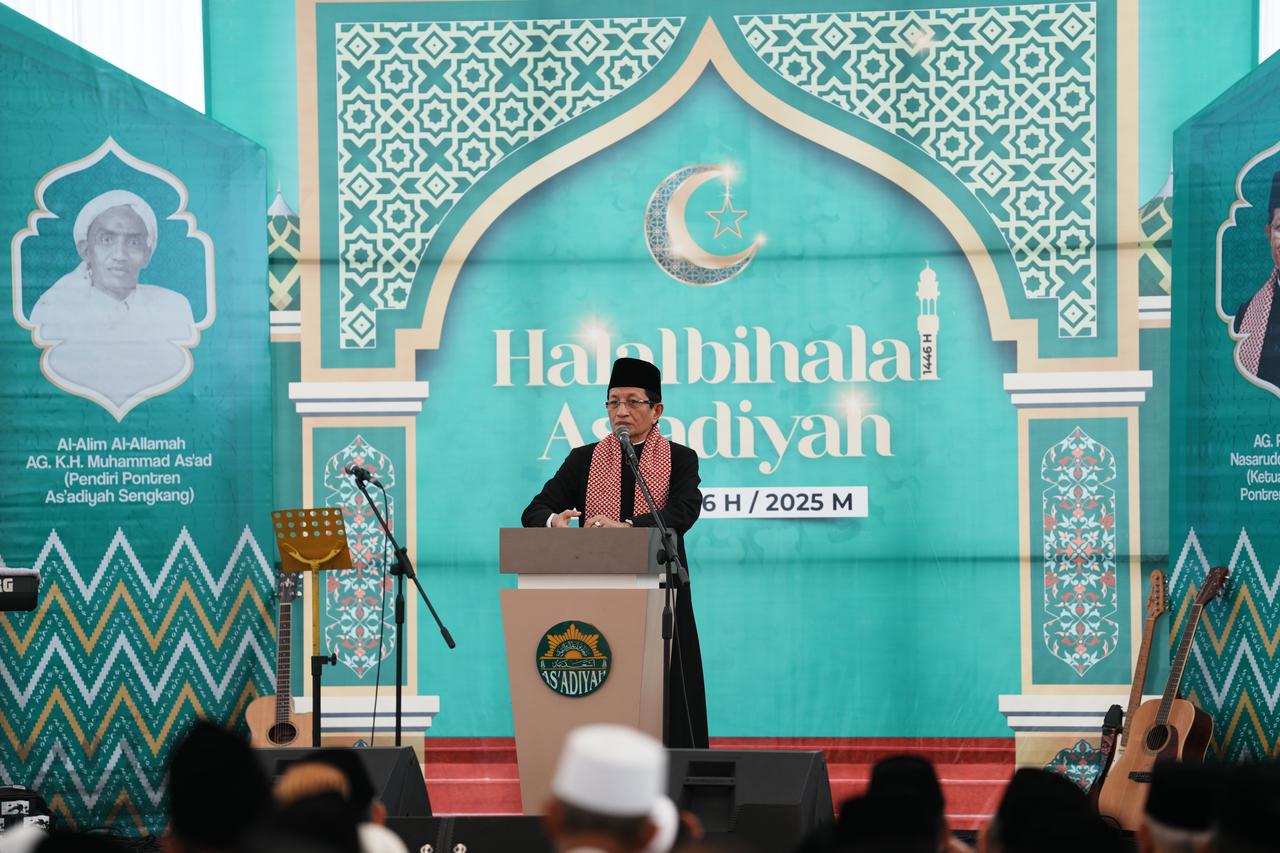 Prof Nasaruddin saat menghadiri Halal bi Halal bersama keluarga besar Pondok Pesantren Assadiyah sengkang, Minggu (6/4/2025).