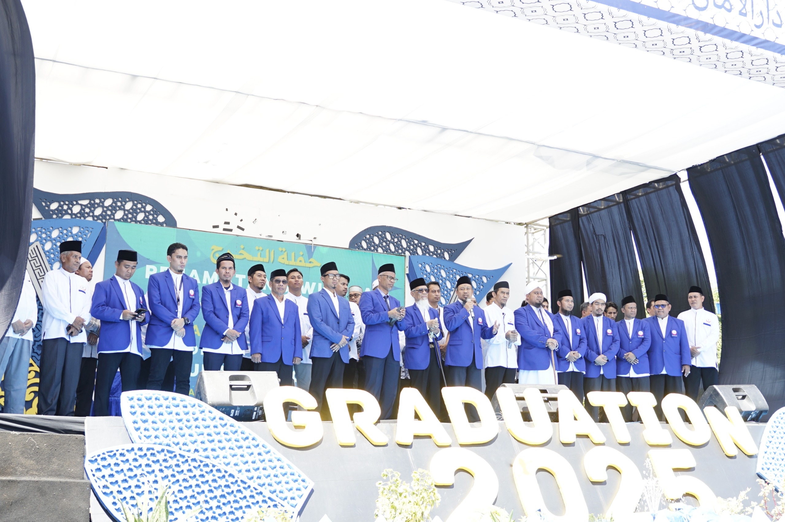 Pondok Pesantren Darul Aman Gombara Makassar menggelar acara Penamatan Santri Angkatan ke-31 dan Wisuda Tahfidzul Qur’an Tahun 2025.