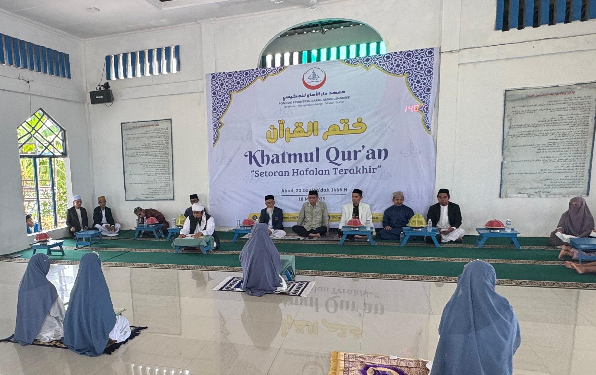 Suasana haru dan penuh kebanggaan menyelimuti Pondok Pesantren Darul Aman Cabang Lengkese, Takalar, dalam acara Khatmul Qur’an.