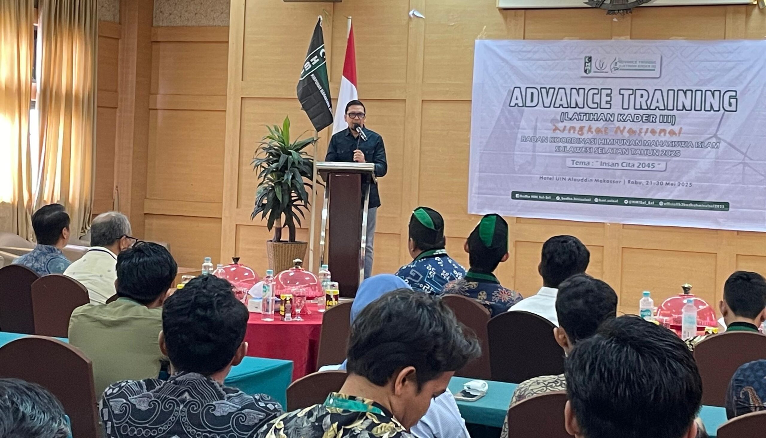 Wakil Ketua Badan Legislasi (BALEG) DPR RI periode 2024-2029 Ahmad Doli Kurnia Tandjung, hadir membawakan Stadium General dalam Closing Ceremony pelaksanaan Advance Training (LK 3) HMI Badko Sulsel di Sultan Alauddin Hotel and Convention, Jl Sultan Alauddin Makassar, Jumat 30 Mei 2025.