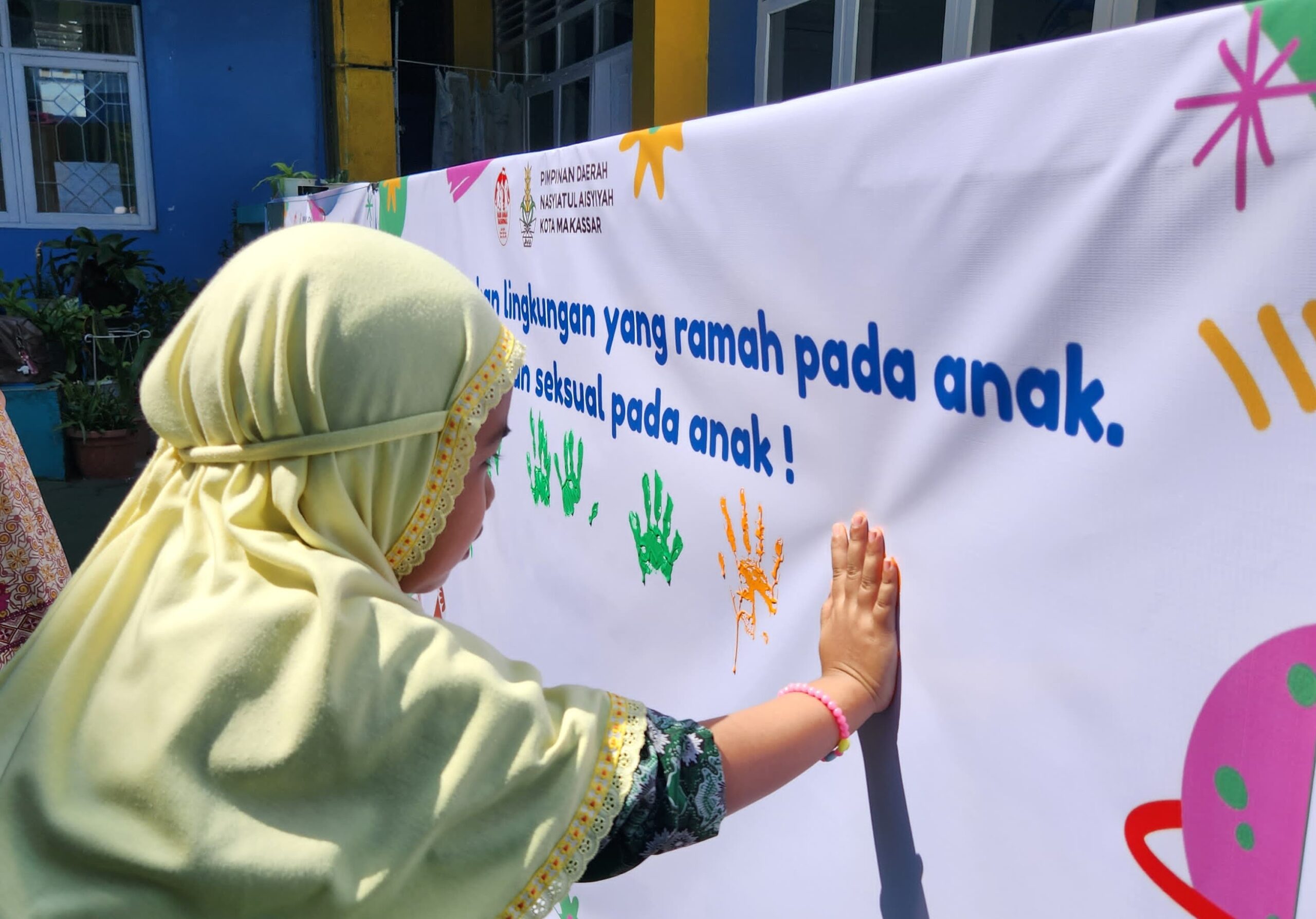 Pimpinan Daerah Nasyiatul Aisyiyah (PDNA) Kota Makassar menggelar kegiatan “Semarak Hari Anak Nasional 2025” bersama anak SD Aisyiyah Muhammadiyah 3 Makassar, Jalan Muhammadiyah, Rabu (23/7/2025).